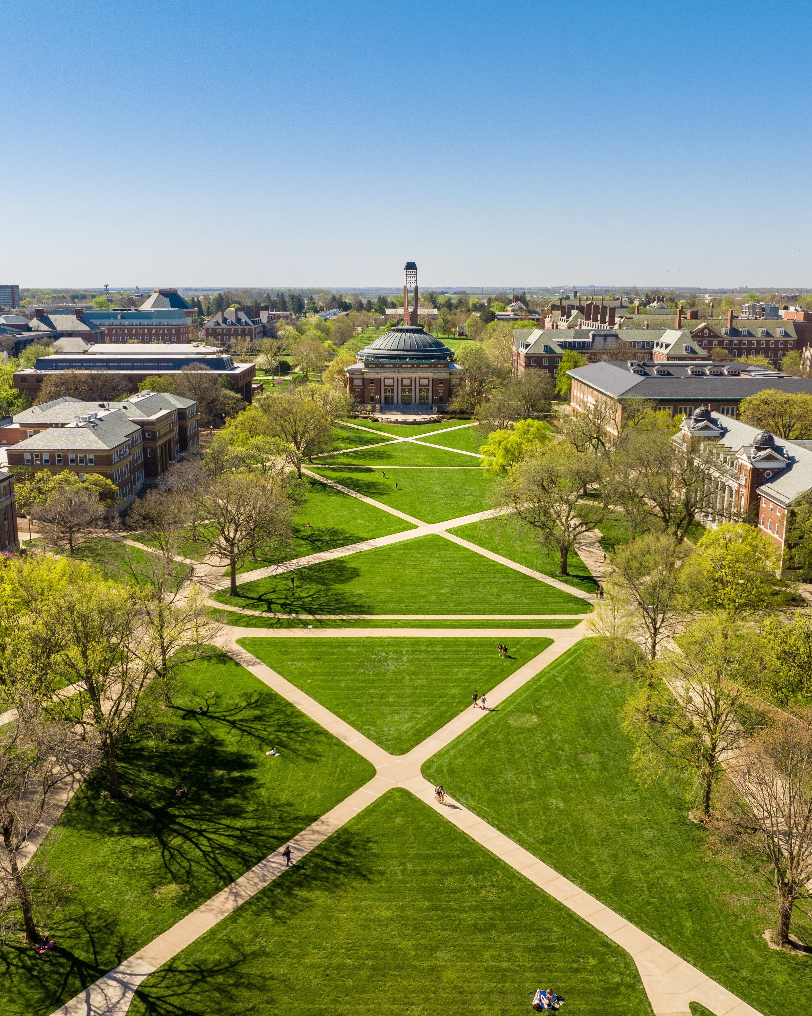 An aerial view of the main University of Illinois Urbana-Champaign quad