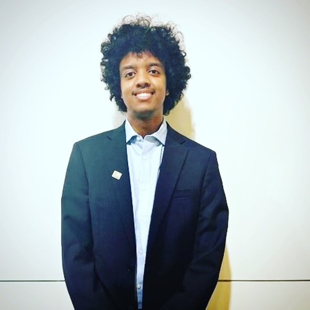 Headshot of Illinois CS undergraduate student Elias Hadgu.